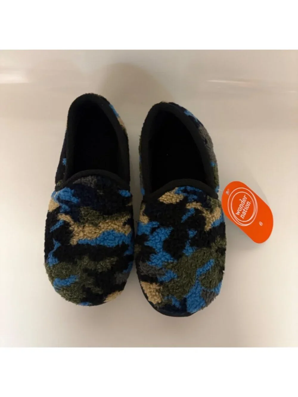 Wonder Nation BYB Black Blue Camo Fuzzy Slippers Boys Size 6 Slip On NEW